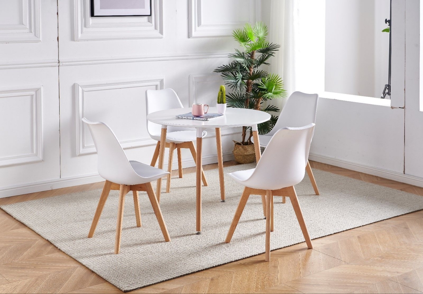 Our Set of 4 Padded Replica Oliver Dining Chairs are great value for your home.